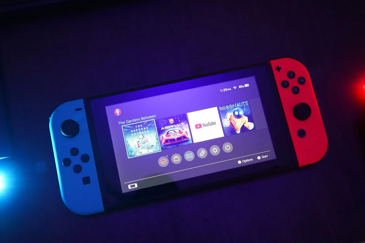 Controles clássicos de consoles retrô originais — SNES, Mega Drive e NES