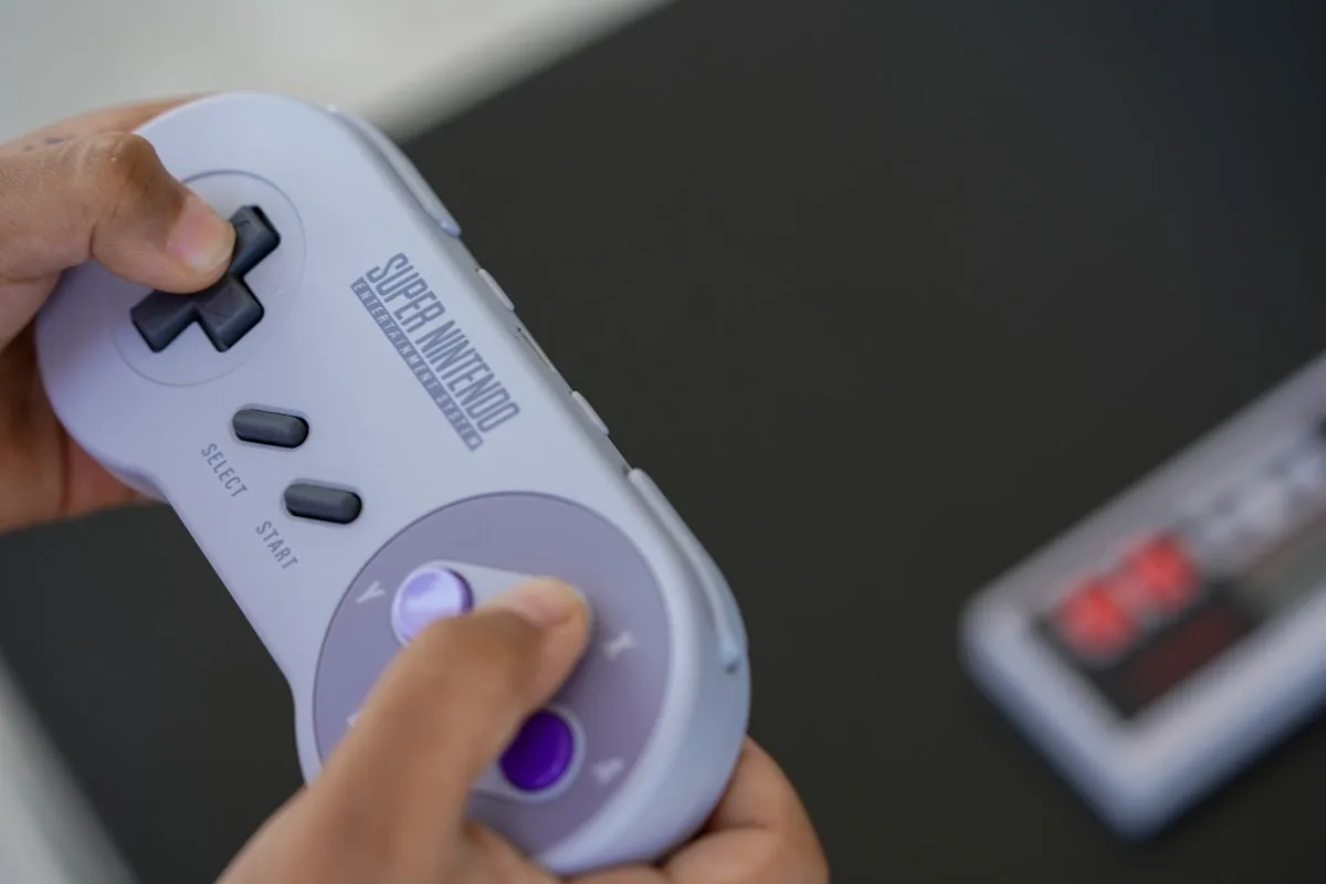 Controles clássicos de console organizados pra emulação de jogos retrô